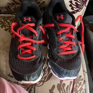 Under armor boys size 2y